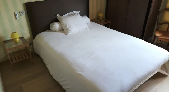 Двухместный номер Classic Logis Hôtel de la Poste - Chez Cécile