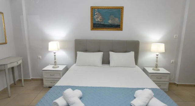 The Old Town hall, Prenota Hotel Parga 