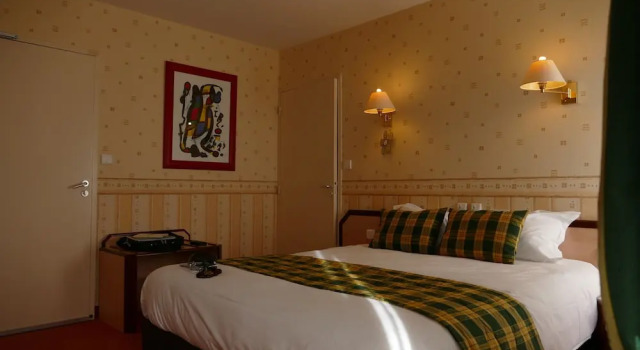 Номер Standard Logis Hotels Le Champalud Restaurant La Citadelle