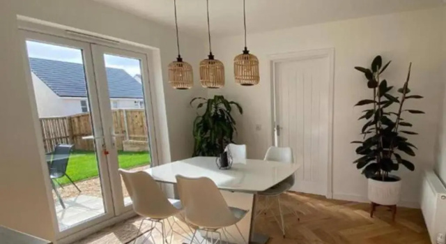 Beautiful 4 Bedroom 3 Beds House in Glasgow, Забронировать Отель Глазго Стратклайд