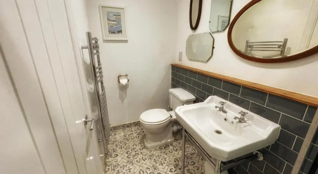Standard Zimmer Millpool House