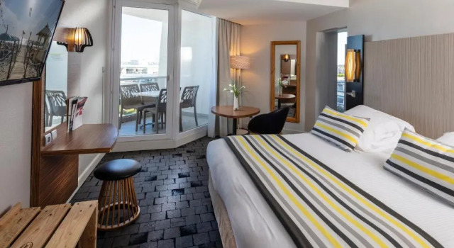 Двухместный номер Standard с видом на бассейн Thalazur Port-Camargue - Hotel & Spa