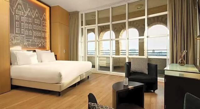 Двухместный номер Aqua Standard Wasserturm Hotel Cologne, Curio Collection by Hilton