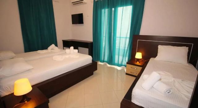 Трёхместный номер Standard с балконом Prishtina Hotel Sarande
