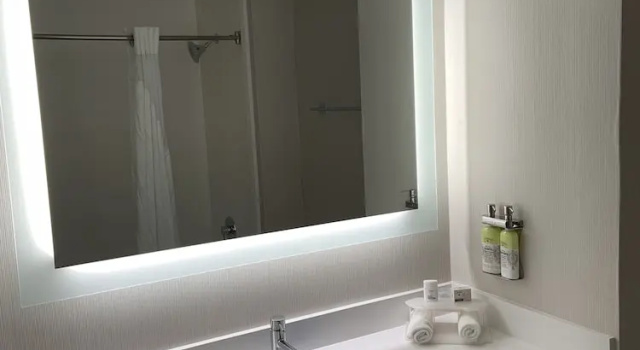 Двухместный номер Standard с балконом Holiday Inn Express Hotel & Suites Hermosa Beach by IHG