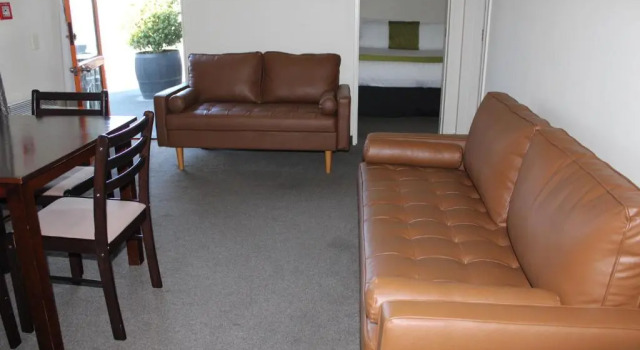 Семейный люкс с 2 комнатами Gladstone Motel