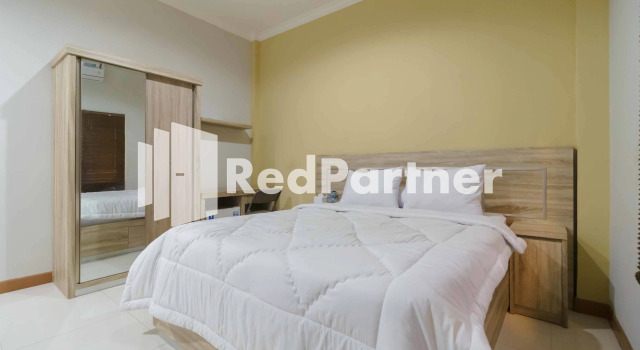 Villa Green Apple Garden Blok M RedPartner