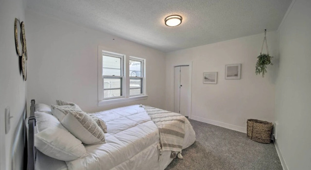 Коттедж Bright & Airy Liberty Lake Abode w/ Backyard!