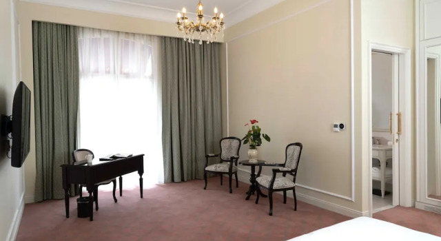 Полулюкс ANIM Boutique Hotel