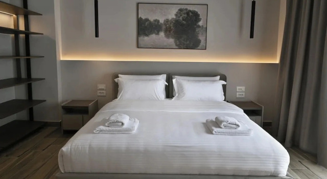 Cosmos Luxury Studio Suites, Забронировать Апартаменты/квартира Отели в центре Тираны, в центре, Парковка