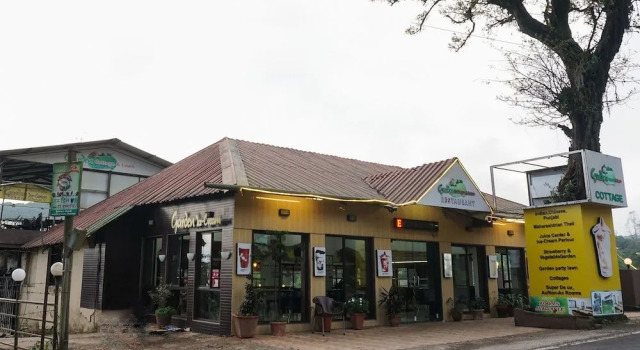OYO 14516 Garden Cottage & Lawn