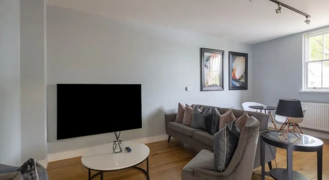 Luxurious Private One Bedroom Apartment, Varaa Huoneisto Asunnot kohteessa Merseyside, Huoneisto