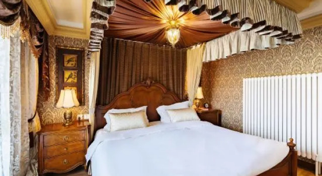 Люкс Business Spring Legend Holiday Hotel