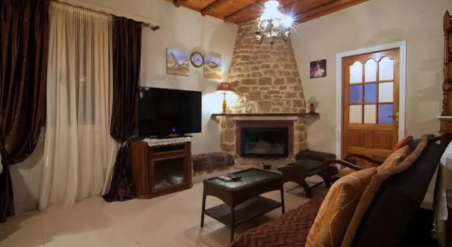 Alexandros Villa
