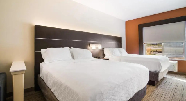 Люкс Holiday Inn Express Hotel & Suites Custer by IHG