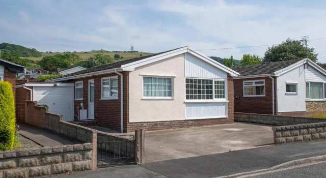 The Oaks, Book Hotel Prestatyn 