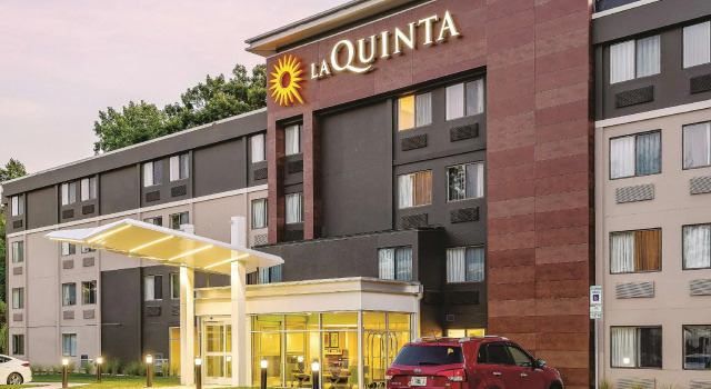 Кровать в общем номере La Quinta by Wyndham Columbia / Fort Meade
