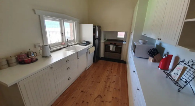 Бунгало Classic Whiterocks Tanunda Walk to Cafés Sleeps 8 Heritage