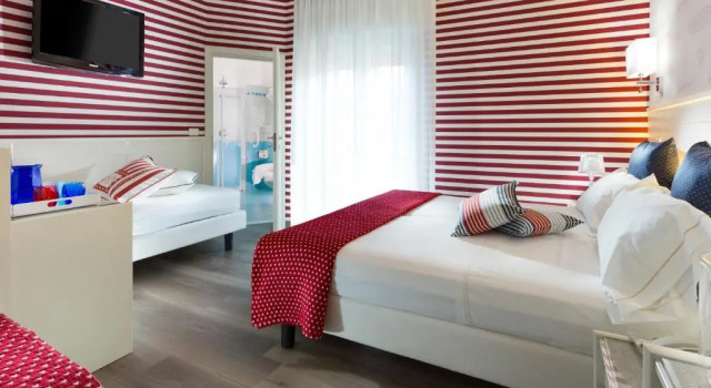 Четырёхместный номер Deluxe с балконом Hotel Atlantic Riviera Mare
