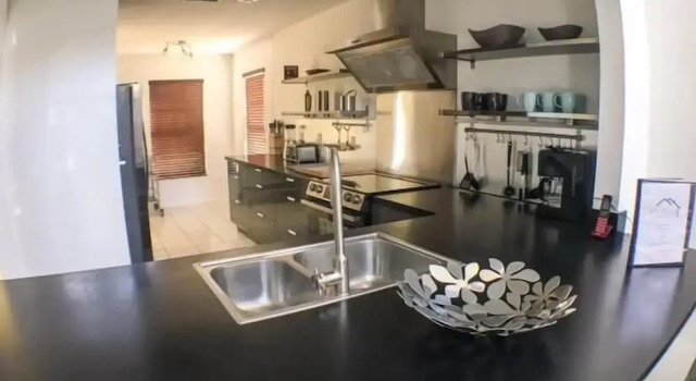 Апартаменты с балконом Shepherds Delight Apartment 5 Bedroom