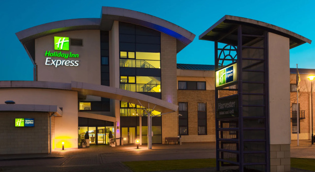 Holiday Inn Express Northampton, Rezervasyon Otel Merseyside otoparklı oteller, Otopark