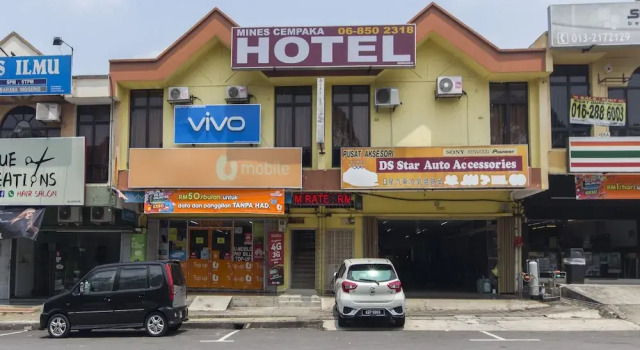 Mines Cempaka Hotel by OYO Rooms, Забронировать Отель Недорогие отели Сепанг, недорого