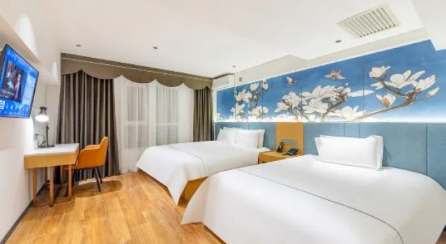Семейный номер Standard Jinjiang Inn Xining Grand Cross Mojiajie Hotel