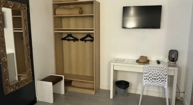 Четырёхместный семейный номер Standard Hôtel Le Médiéval - Parking inclus & accueil vélo