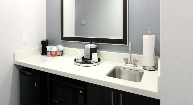 Четырёхместный люкс Hampton Inn & Suites Columbia/Southeast-Fort Jackson