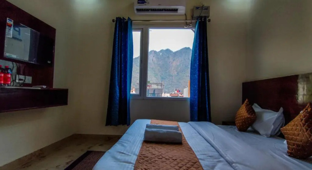 Люкс PerfectStayz Value Hills Tapovan