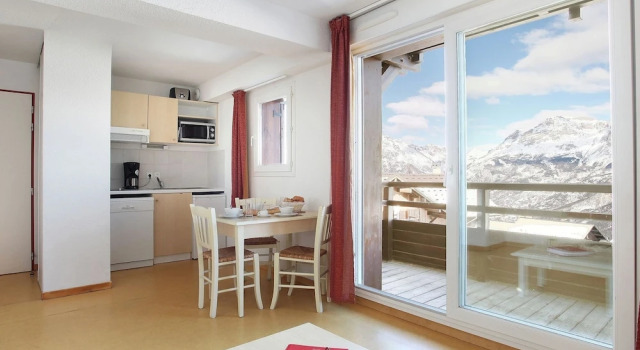 Studio in the Ecrin National Park in Charming Puy St Vincent, Забронировать Отель Отели и гостиницы Пюи-Сен-Венсан, рядом с Горнолыжный подъемник Крет де Бан, Отель
