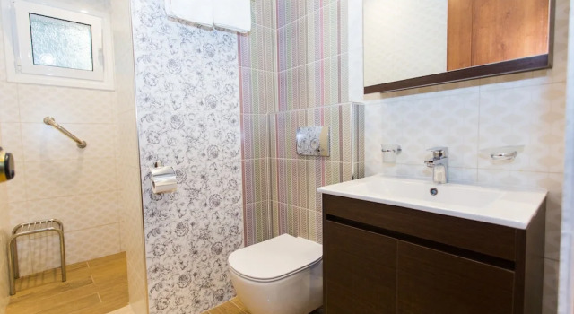 Трёхместный номер Standard с балконом Olympic Hotel