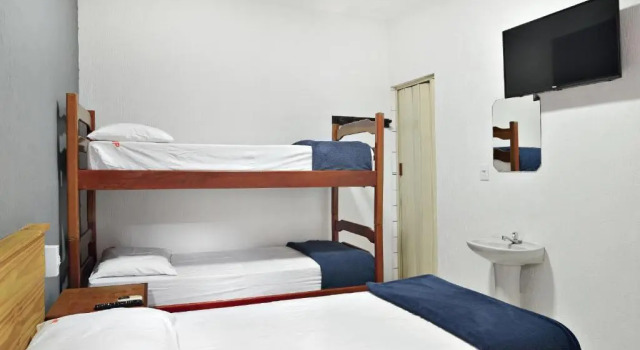 Трёхместный номер Standard HOTEL & HOSTEL RIBEIRAo