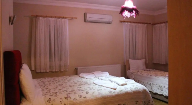 Трёхместный номер Standard Assortie La Villa Hotel
