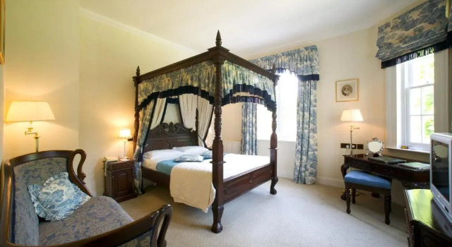 Двухместный номер Premier Esseborne Manor Hotel