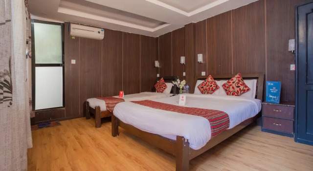 Трёхместный номер Deluxe Traveler's Holiday Inn