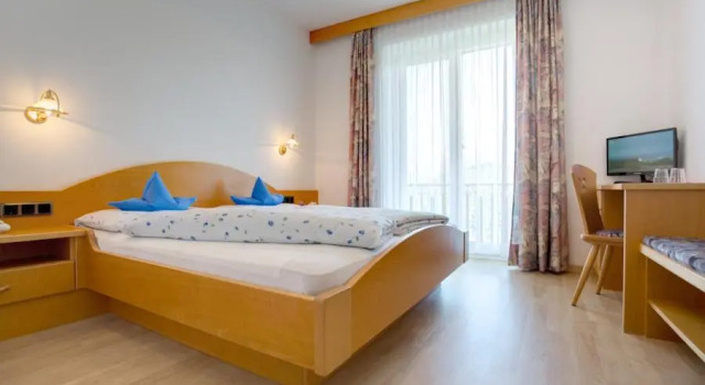 Двухместный номер Standard с балконом Hotel Weinberg