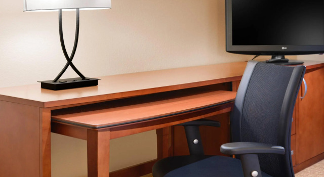 Четырёхместный номер Standard Courtyard by Marriott Dallas Plano Parkway at Preston Road