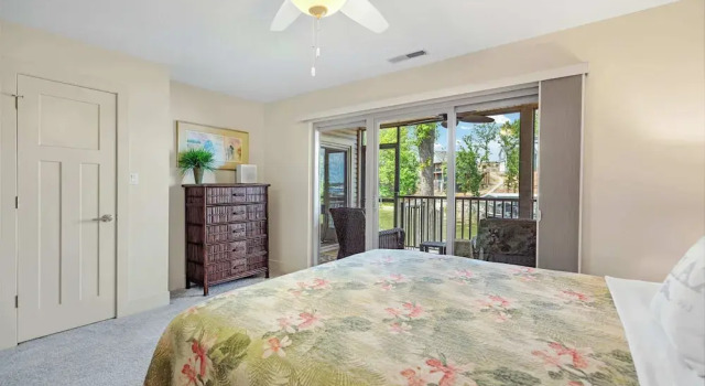 Carefree Tranquility at the Lake Waterfront Stay for 4 With Resort Amenities