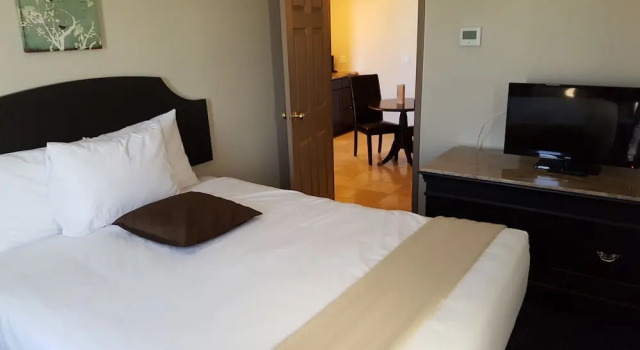 Люкс с 2 комнатами Montecassino Hotel & Event Centre