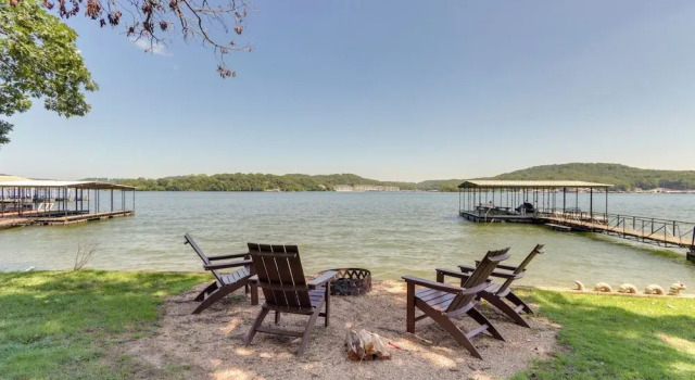 Коттедж Dock, Hot Tub! Family-friendly Camdenton Haven