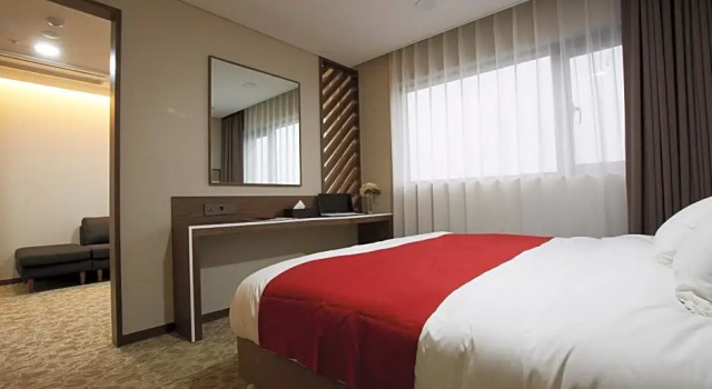 Люкс c 1 комнатой The Recenz Dongdaemun Hotel