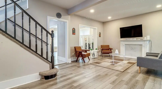 3 Mi to Dtwn Detroit: Spacious Home w/ Yard!