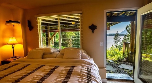 Трёхместный номер Standard с видом на реку The Fraser Rivers Edge B&B Lodge