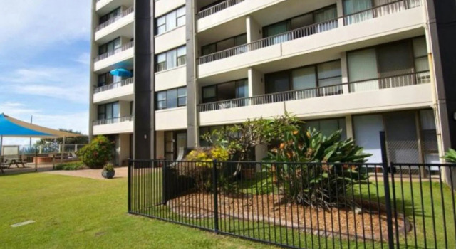 President Holiday Apartments