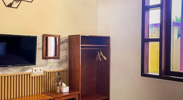 Omah Poer Modern Tropical Villa, Book Guesthouse Hotels in East Java with Breakfast, Breakfasts