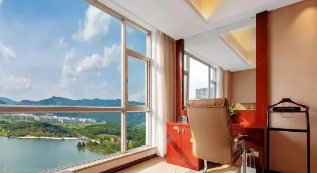 Люкс Executive Jinli International Hotel