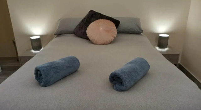 Апартаменты Queens Holiday Apartment