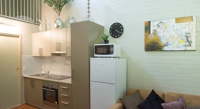 Апартаменты c 1 комнатой Westside Studio Apartments
