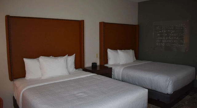 Четырёхместный номер Deluxe La Quinta Inn & Suites by Wyndham Flagstaff East I-40